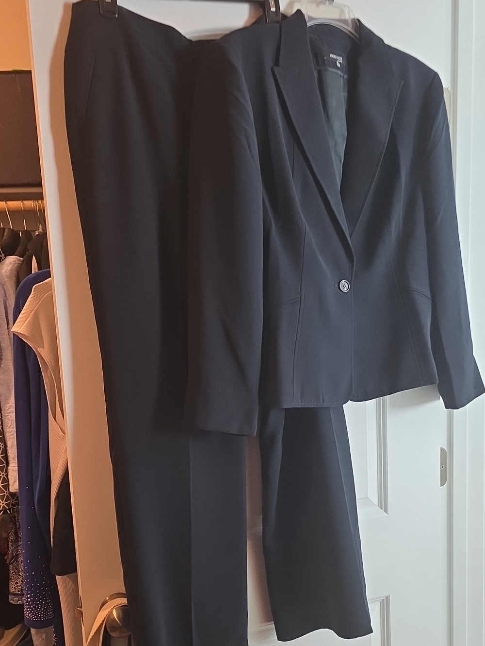 Jones Wear Navy Blue Women’s Suit Blazer & Pants